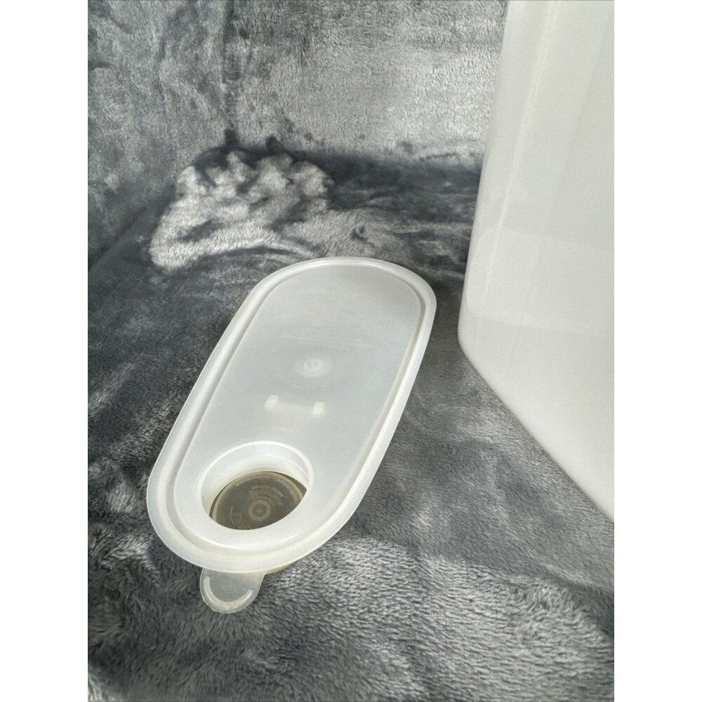Vintage Tupperware #587-1 Beverage Buddy 2 Quart White Slim Pitcher Lid - Picture 3 of 6